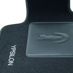 Set tappeti auto su misura in moquette per Lancia Modello Y produzione dal 2011 ad oggi.