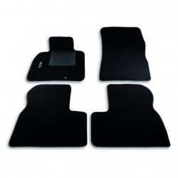 Set tappeti auto su misura in moquette per Nissan Modello Micra dal 2010 ad oggi.