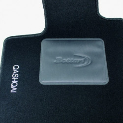 Set tappeti auto su misura in moquette per Nissan Modello Qashqai dal 2007 al 2013.