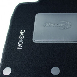 Set tappeti auto su misura in moquette per Nissan Modello Qashqai dal 2013 ad oggi.