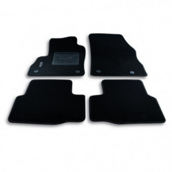 Set tappeti auto su misura in moquette per Opel Modello Astra dal 2009 al 2015.