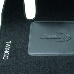 Set tappeti auto su misura in moquette per Renault Modello Twingo produzione dal 2014 ad oggi.